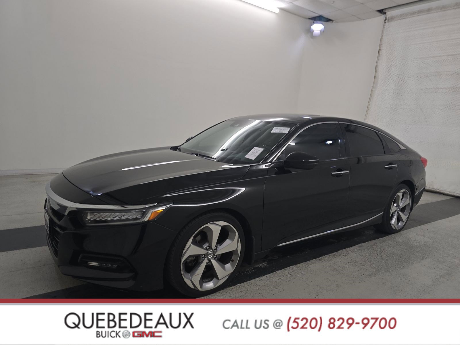Used 2018 Honda Accord Touring image 1