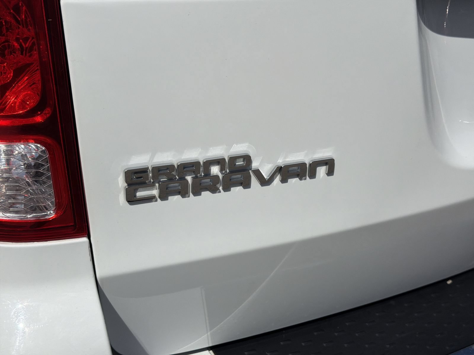 Used 2020 Dodge Grand Caravan SXT FWD image 14