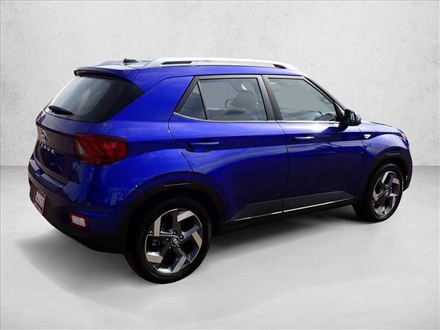 Used 2025 Hyundai Venue Limited FWD image 4