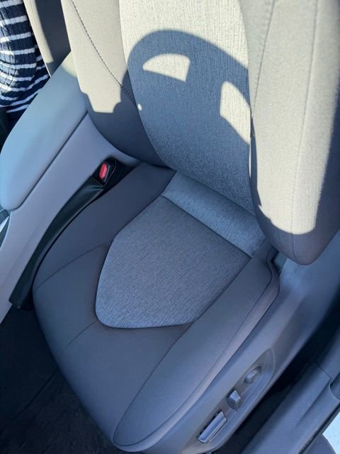 Used 2021 Toyota Camry LE image 8