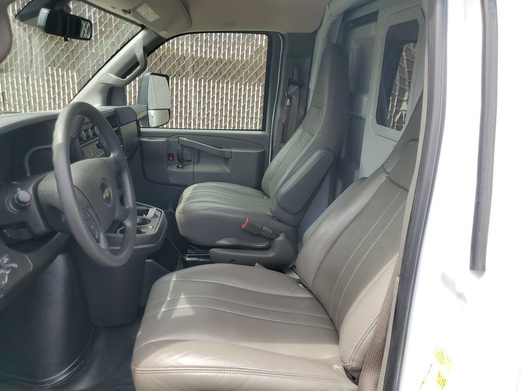 Used 2024 Chevrolet Express 3500 w/ Power Convenience Package RWD image 18