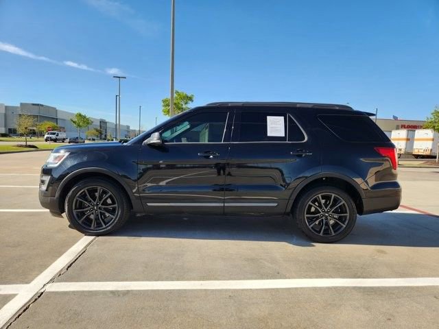 Used 2017 Ford Explorer XLT w/ Equipment Group 202A image 4