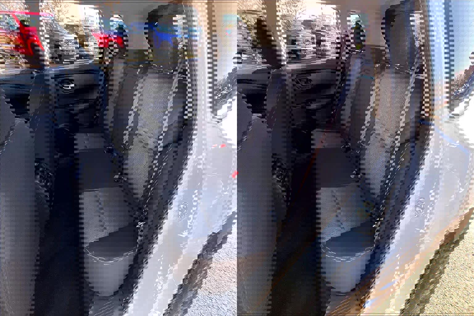 Used 2025 Nissan Rogue SV image 20