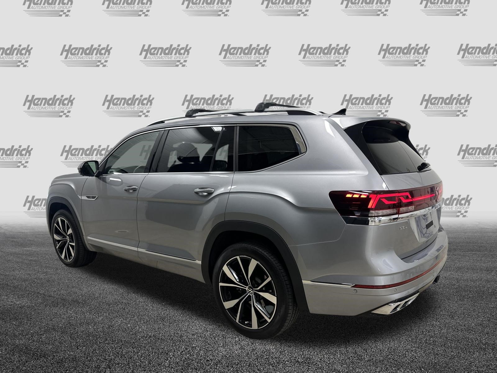 Used 2024 Volkswagen Atlas SEL Premium R-Line AWD/4WD image 8