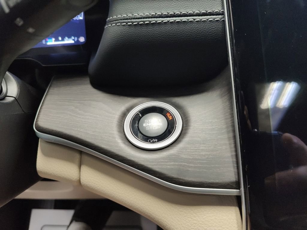 New 2025 Jeep Grand Cherokee Limited w/ Luxury Tech Group II image 22