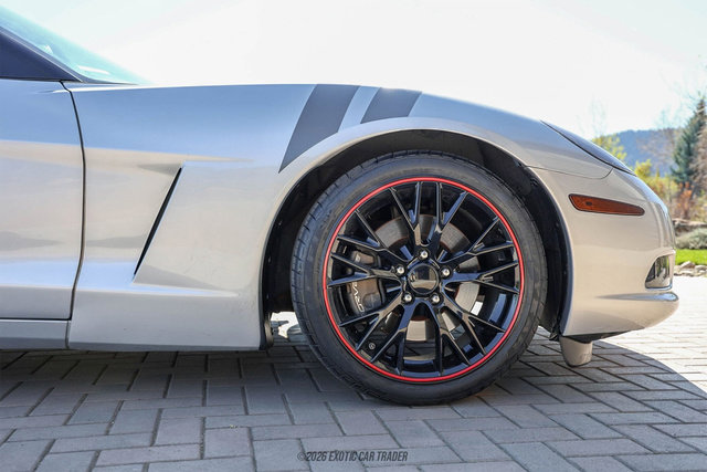 Used 2010 Chevrolet Corvette Coupe w/ 1LT image 11