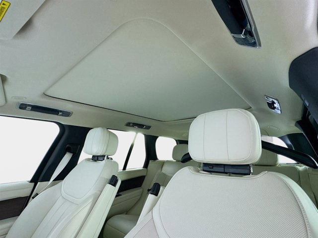 New 2026 Land Rover Range Rover SE image 14