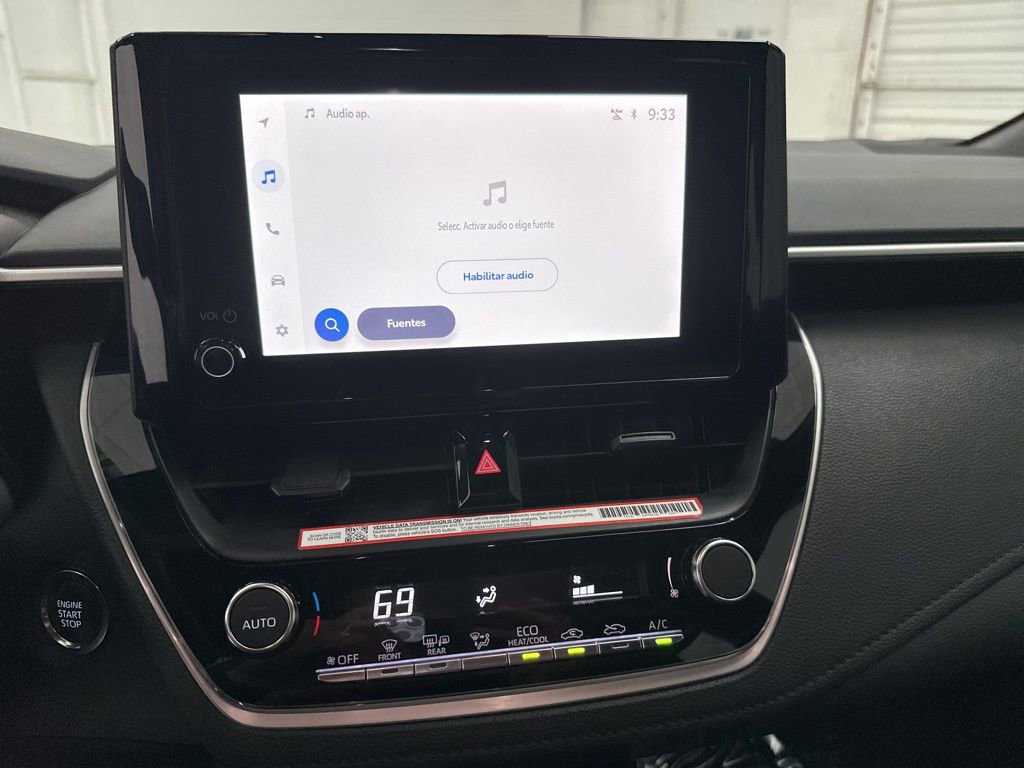 Used 2025 Toyota Corolla SE image 14