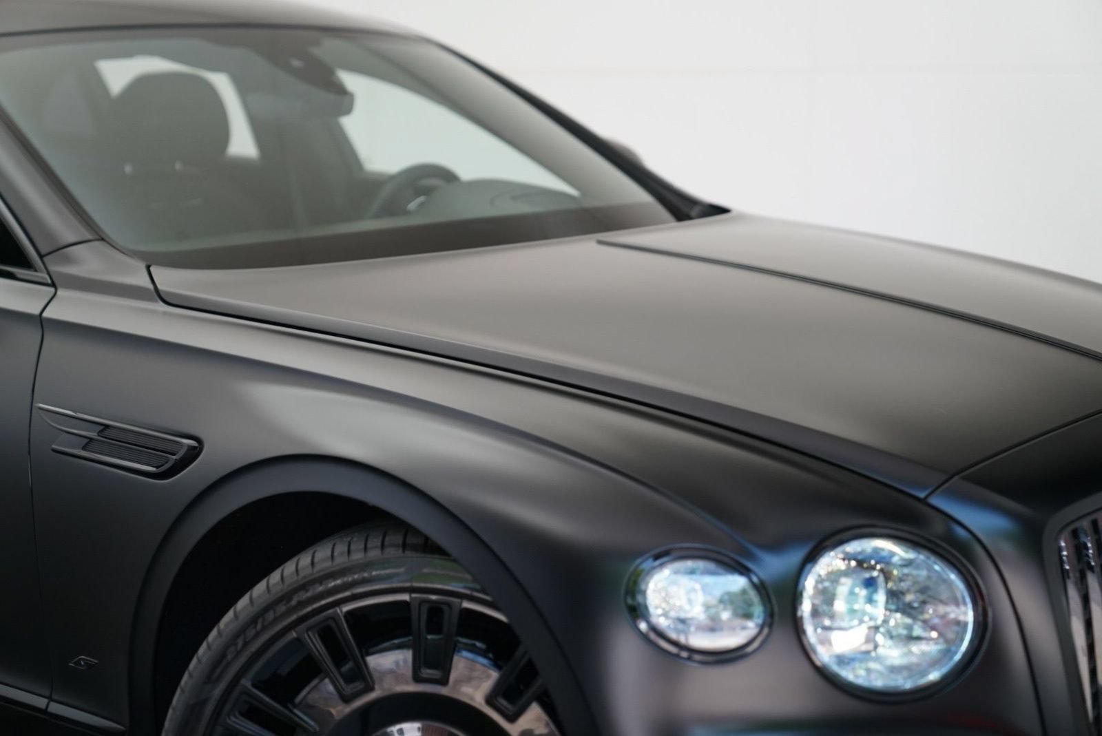 Used 2023 Bentley Flying Spur S V8 AWD/4WD image 38