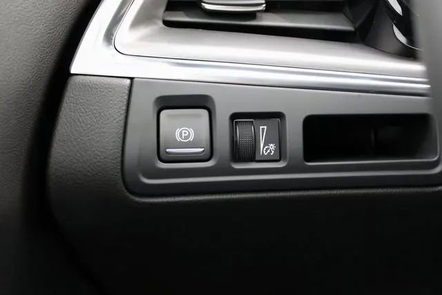 New 2025 Cadillac XT5 Luxury image 23