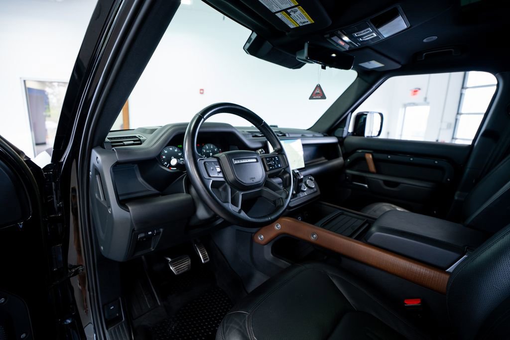 Used 2023 Land Rover Defender 110 X image 34