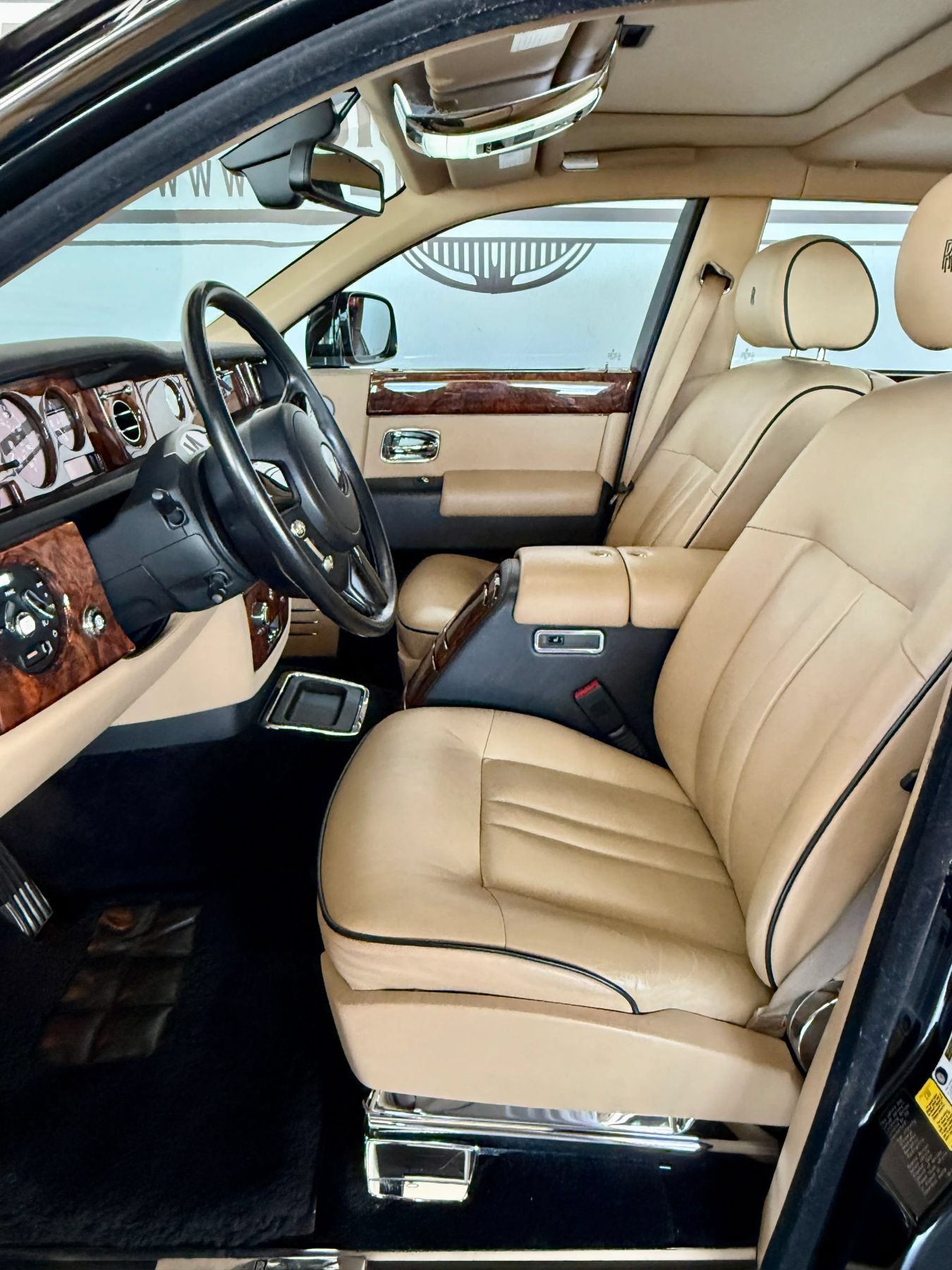 Used 2015 Rolls-Royce Phantom Sedan RWD image 11