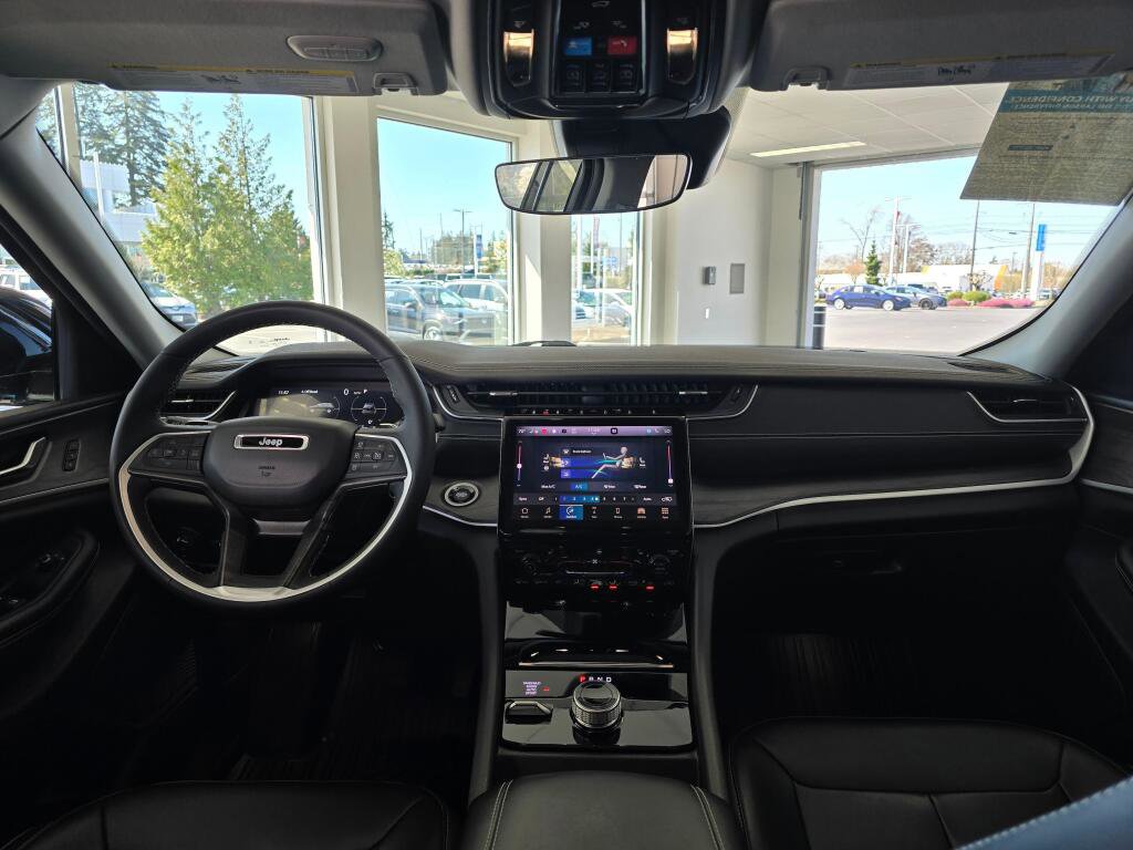 Used 2023 Jeep Grand Cherokee Limited w/ Trailer Tow Prep Group (B) image 25