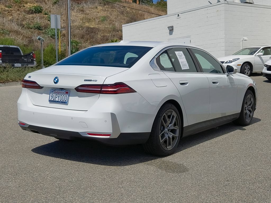 Used 2026 BMW i5 eDrive40 w/ Premium Package RWD image 27