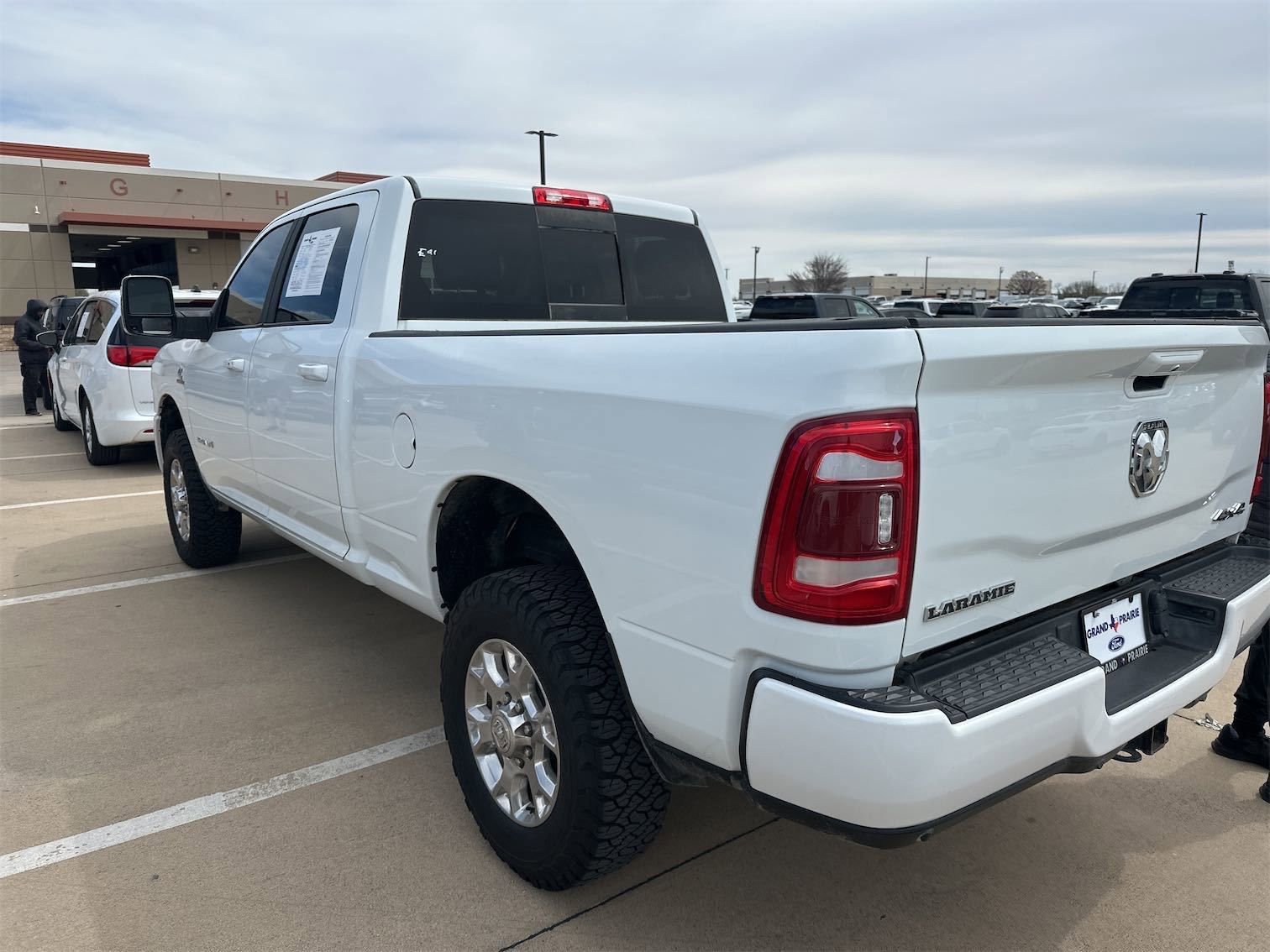 Used 2024 RAM 2500 Laramie AWD/4WD image 4