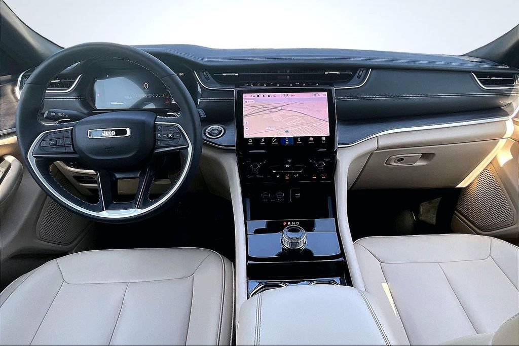 Used 2023 Jeep Grand Cherokee L Limited w/ Luxury Tech Group II RWD image 9