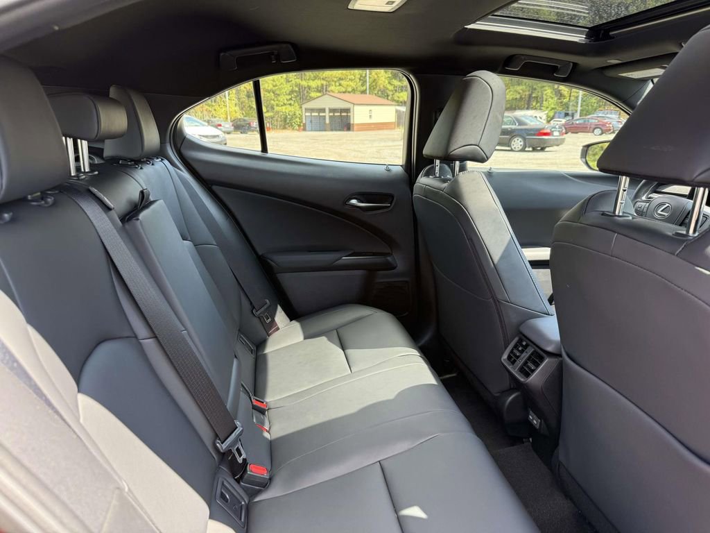 Used 2025 Lexus UX 300h AWD image 15