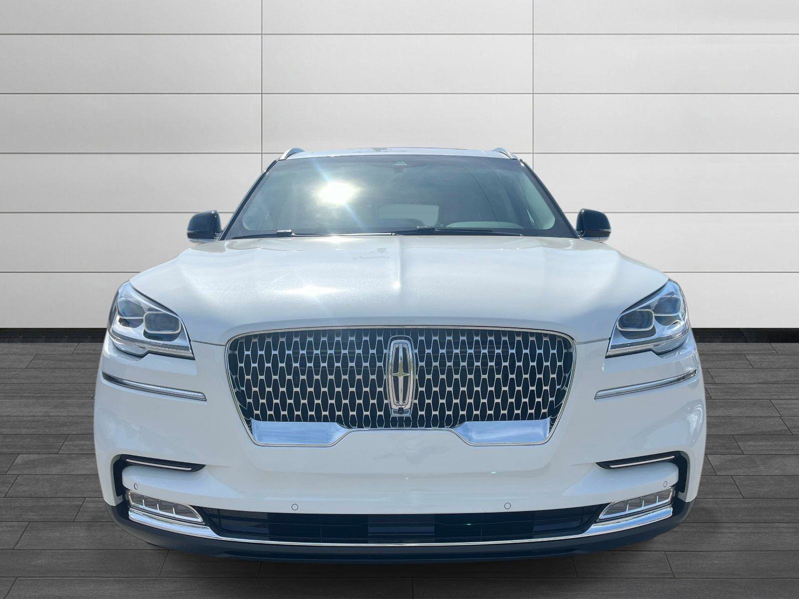 Used 2024 Lincoln Aviator Reserve w/ Equipment Group 201A AWD/4WD image 8