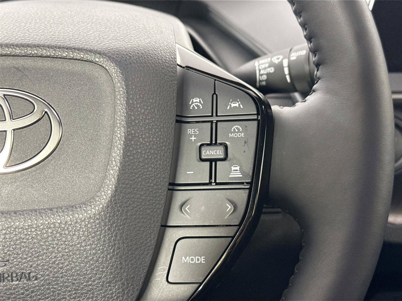 Certified 2025 Toyota Prius XLE FWD image 20