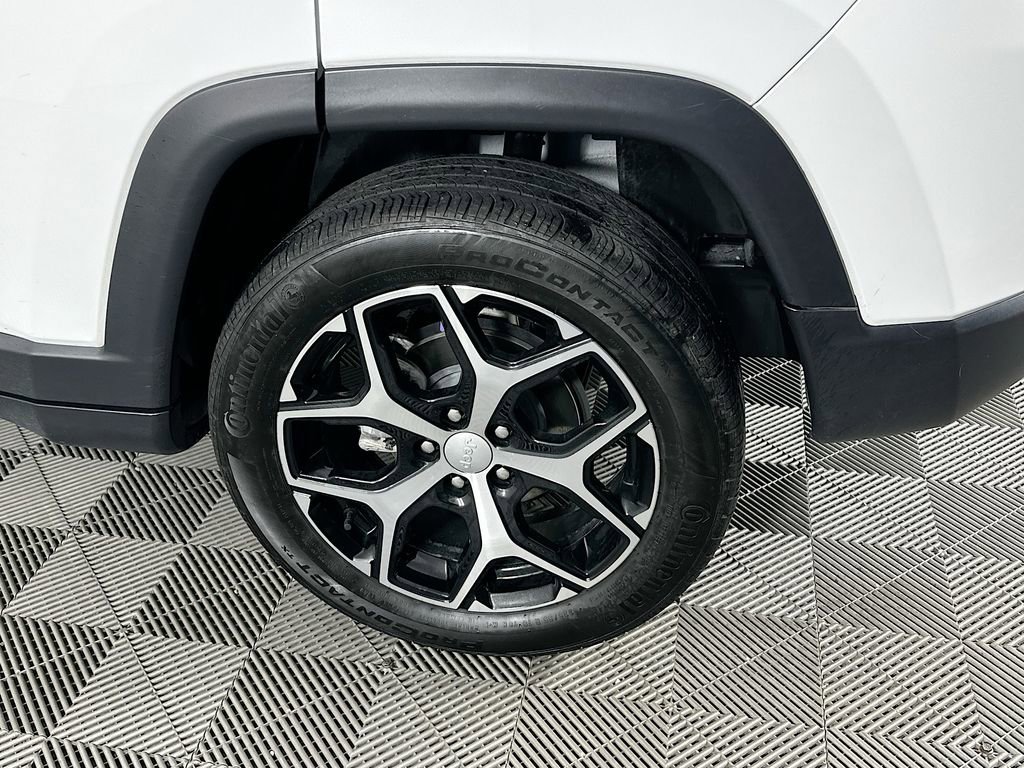Certified 2024 Jeep Compass Limited image 41