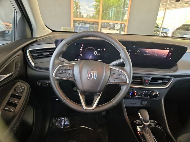 Certified 2024 Buick Encore GX Preferred w/ Comfort Package FWD image 11