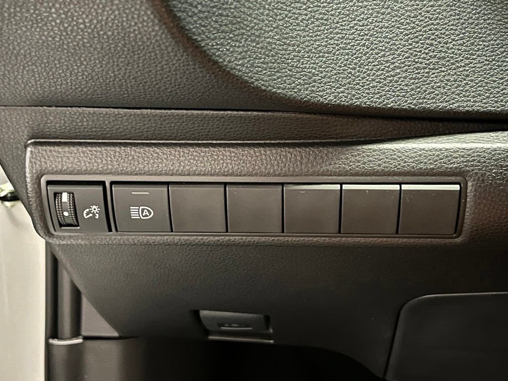 Used 2026 Toyota Corolla LE w/ Carpet Mat Package (TMS) FWD image 13
