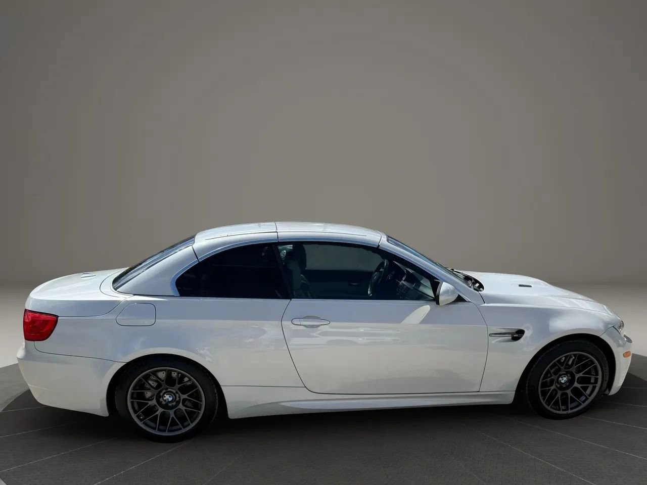 Used 2013 BMW M3 Convertible image 6