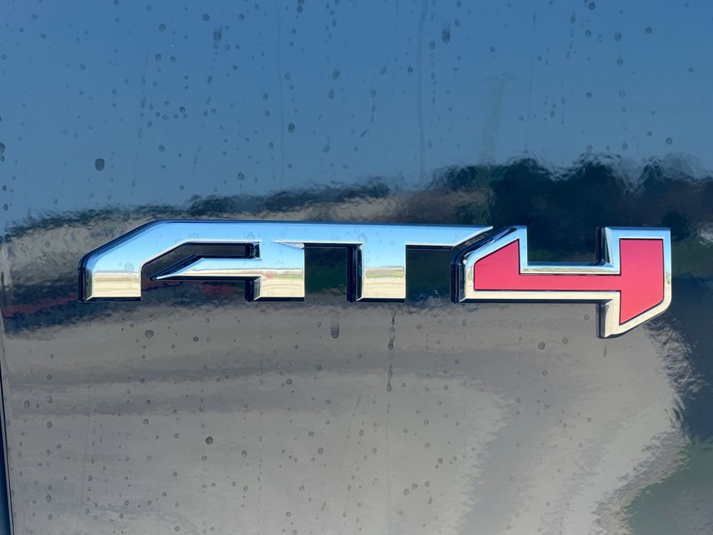 New 2026 GMC Yukon AT4 image 2