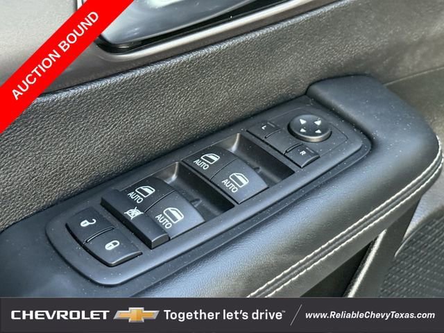 Used 2025 Chrysler Pacifica Select FWD image 28