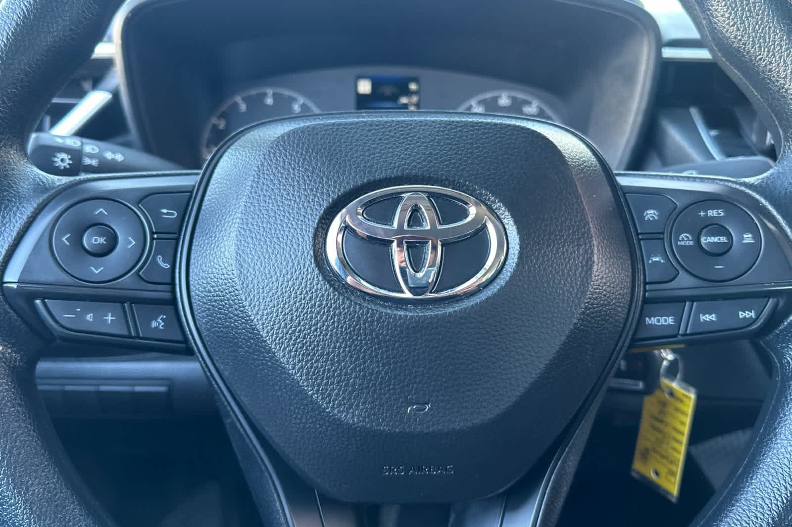 Used 2025 Toyota Corolla LE FWD image 28