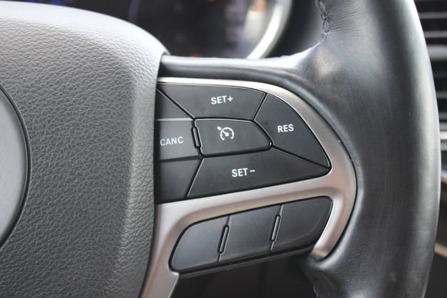 Used 2021 Jeep Grand Cherokee Limited AWD/4WD image 16