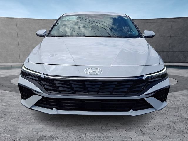 New 2026 Hyundai Elantra Limited FWD image 2