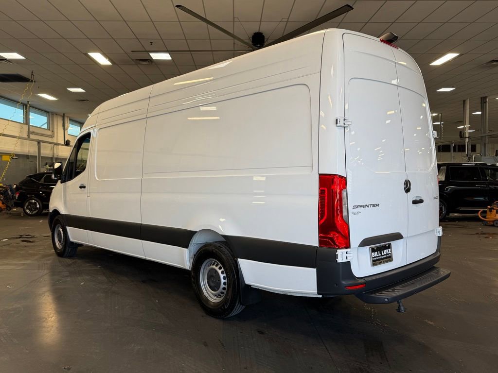 Used 2024 Mercedes-Benz Sprinter 2500 image 7
