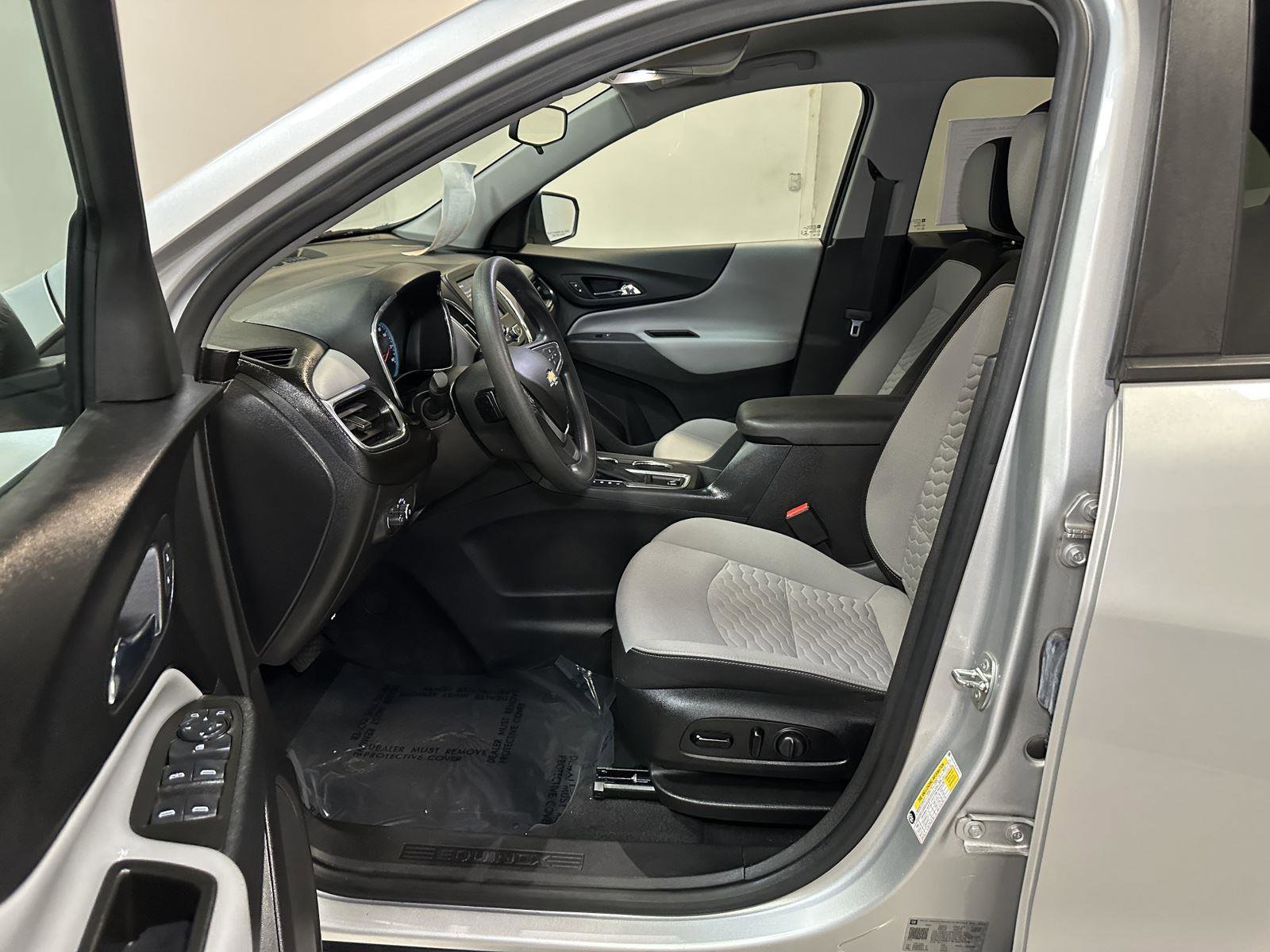 Used 2020 Chevrolet Equinox LS w/ LS Convenience Package image 22