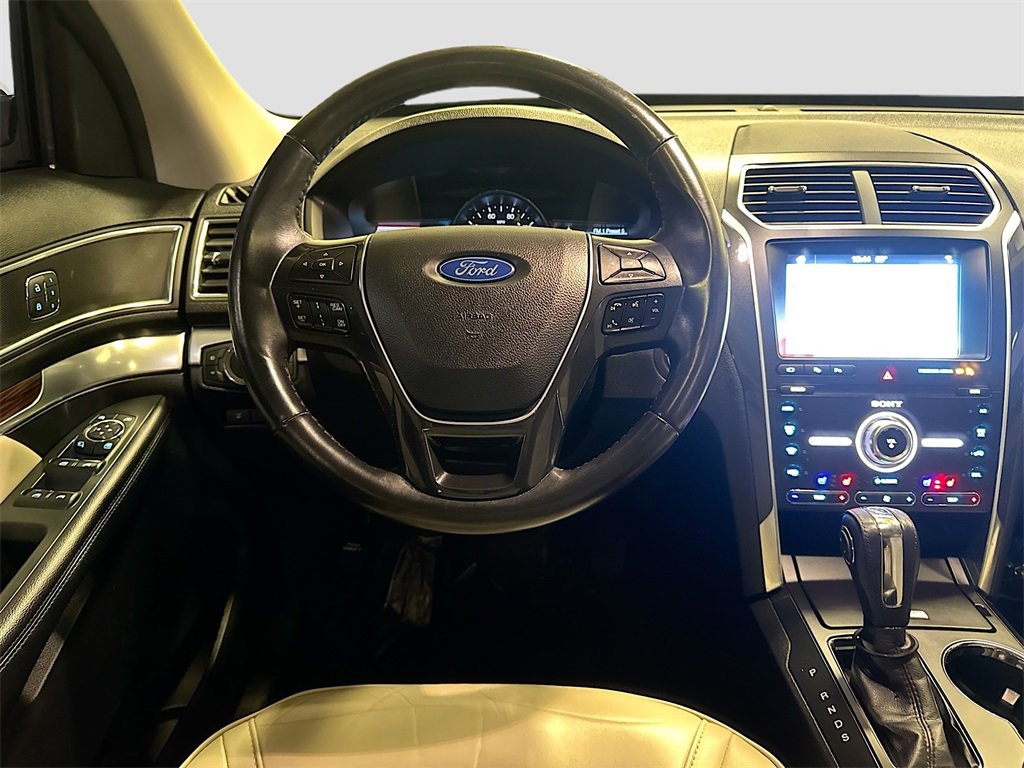 Used 2019 Ford Explorer Limited w/ Limited Luxury Package image 27
