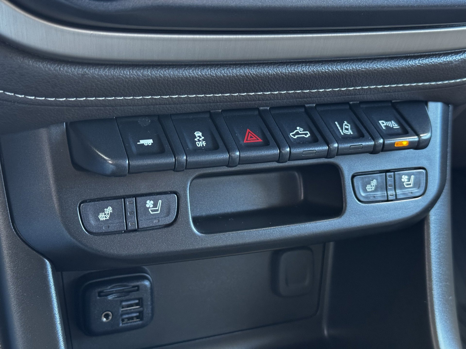 Used 2022 GMC Canyon Denali image 33