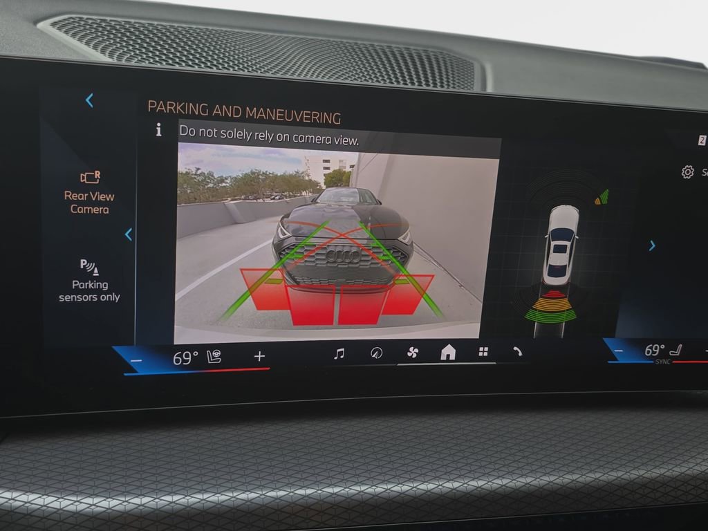 Used 2025 BMW 430i Coupe w/ M Sport Package image 23