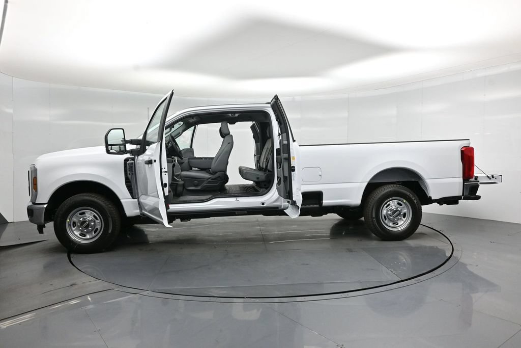 New 2026 Ford F250 XL w/ XL Chrome Package RWD image 29