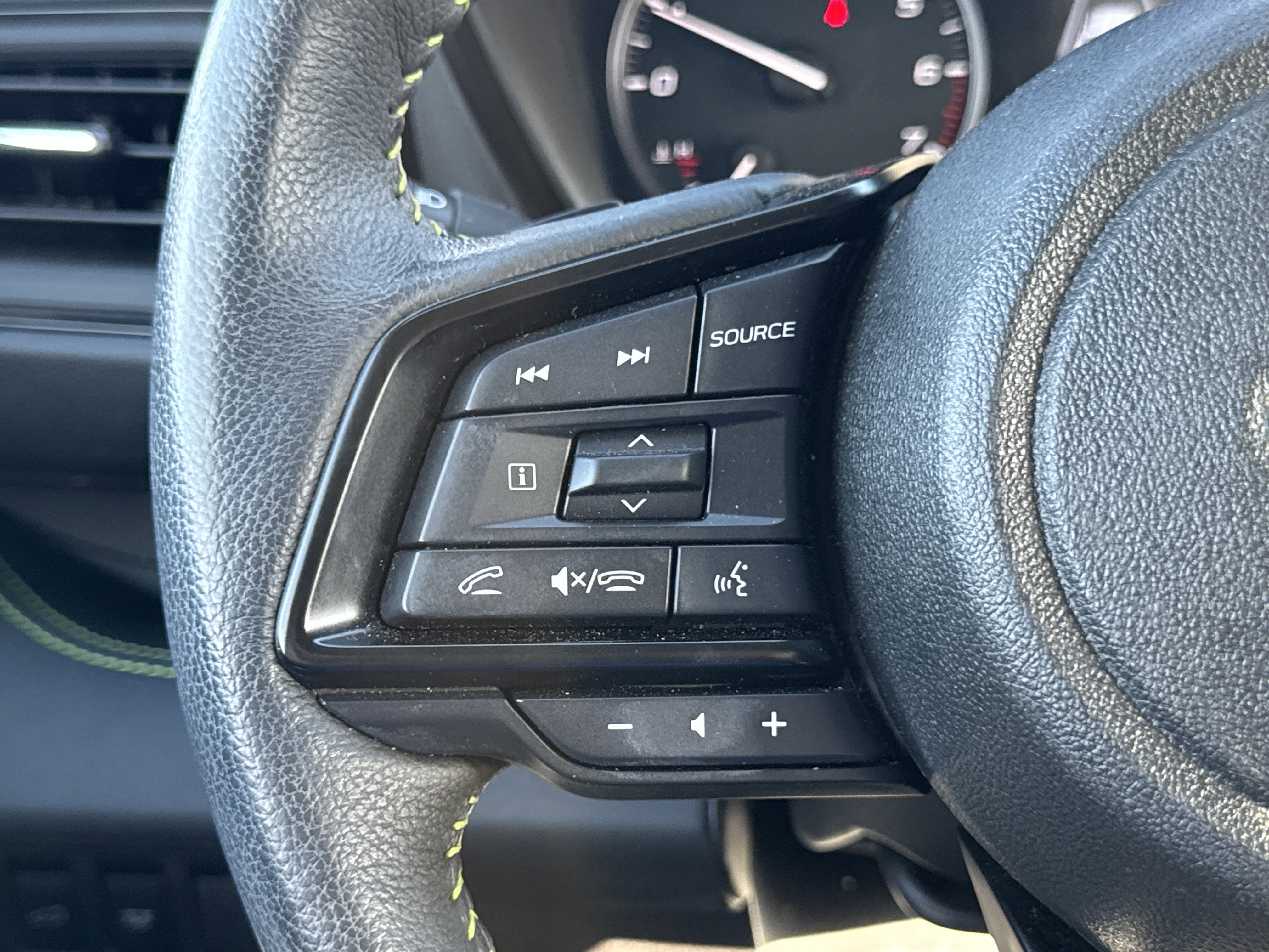 Used 2023 Subaru Ascent Onyx Edition image 14