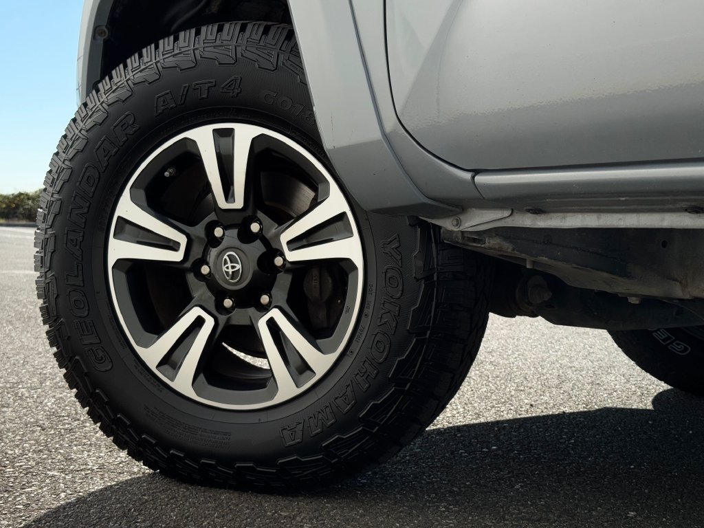 Certified 2019 Toyota Tacoma TRD Sport AWD/4WD image 23