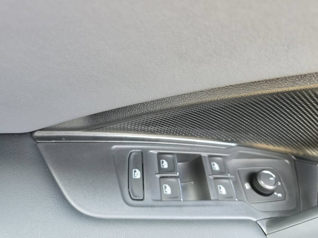 New 2026 Volkswagen Tiguan SE R-Line AWD/4WD image 24