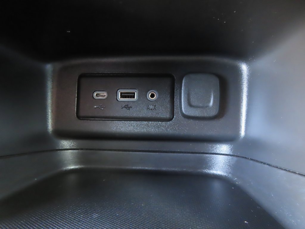 Used 2023 Chevrolet Equinox RS image 11