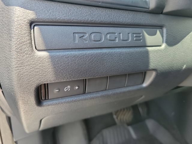 Used 2023 Nissan Rogue S AWD/4WD image 21