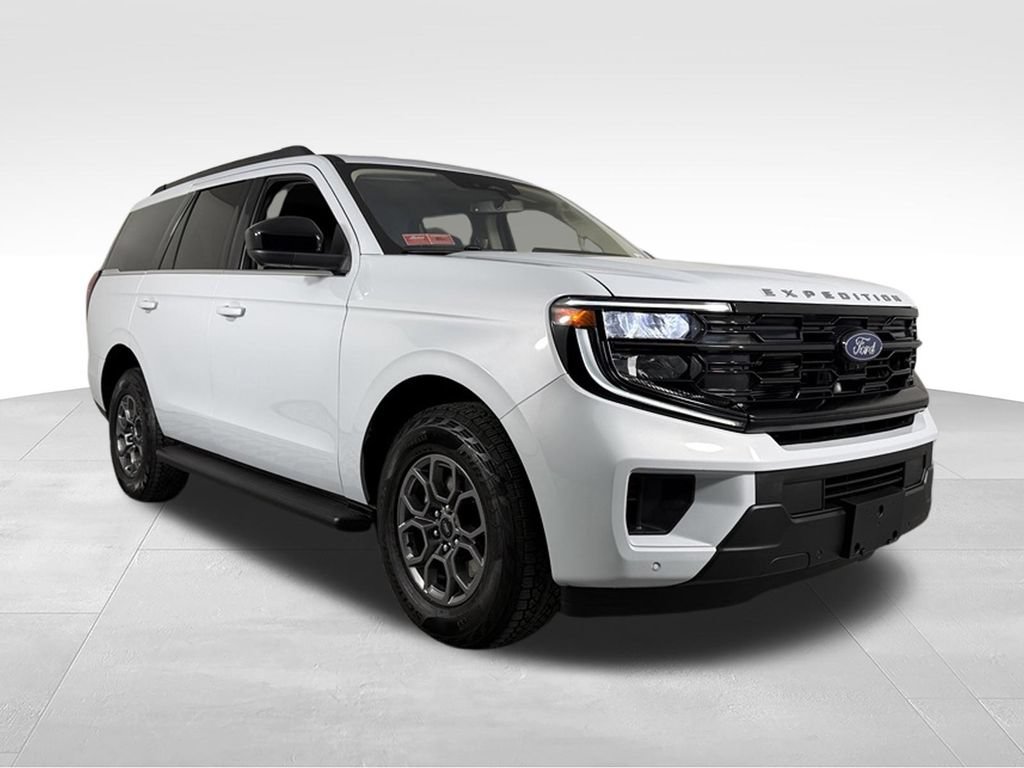 Used 2025 Ford Expedition Active AWD/4WD image 4