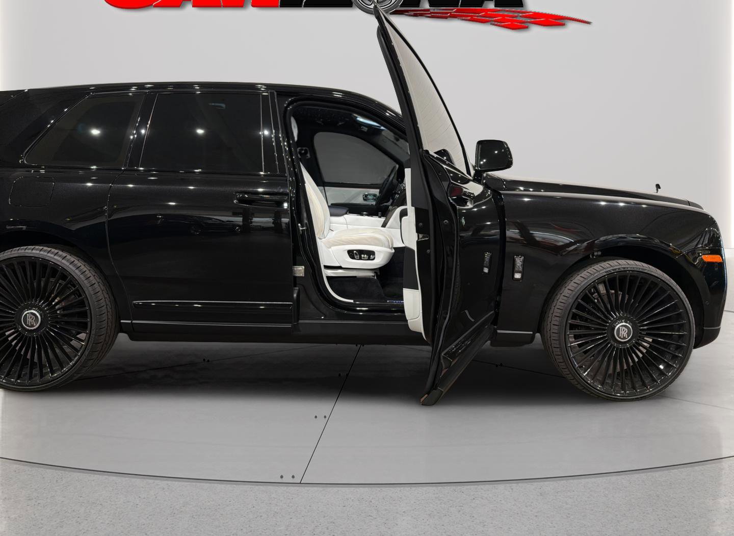 Used 2022 Rolls-Royce Cullinan Black Badge w/ Dark Exterior Package image 2