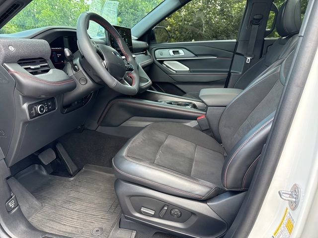 Used 2025 Ford Explorer ST AWD/4WD image 12