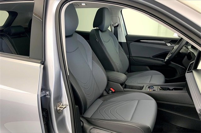 New 2025 Volkswagen Tiguan SE image 9