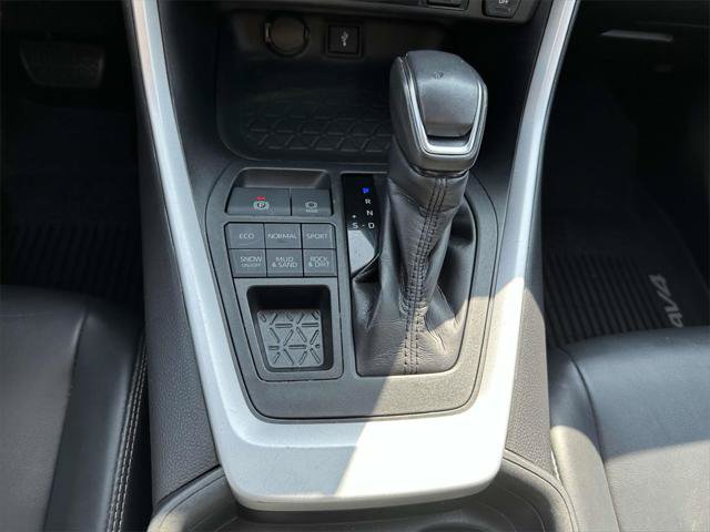 Certified 2020 Toyota RAV4 XLE Premium AWD/4WD image 7