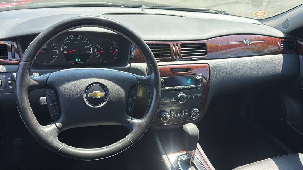 Used 2011 Chevrolet Impala LT w/ Luxury Edition Package FWD image 11
