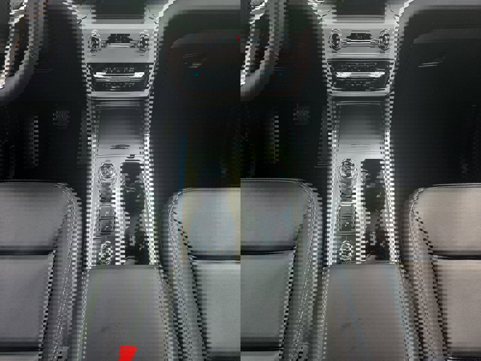 Certified 2022 Ford Explorer XLT w/ Equipment Group 202A image 21